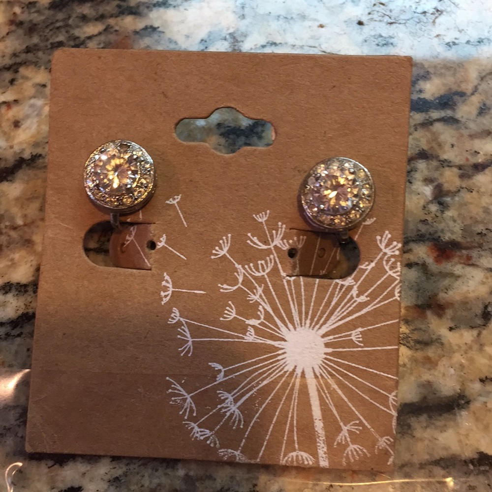 Nadri clip earrings